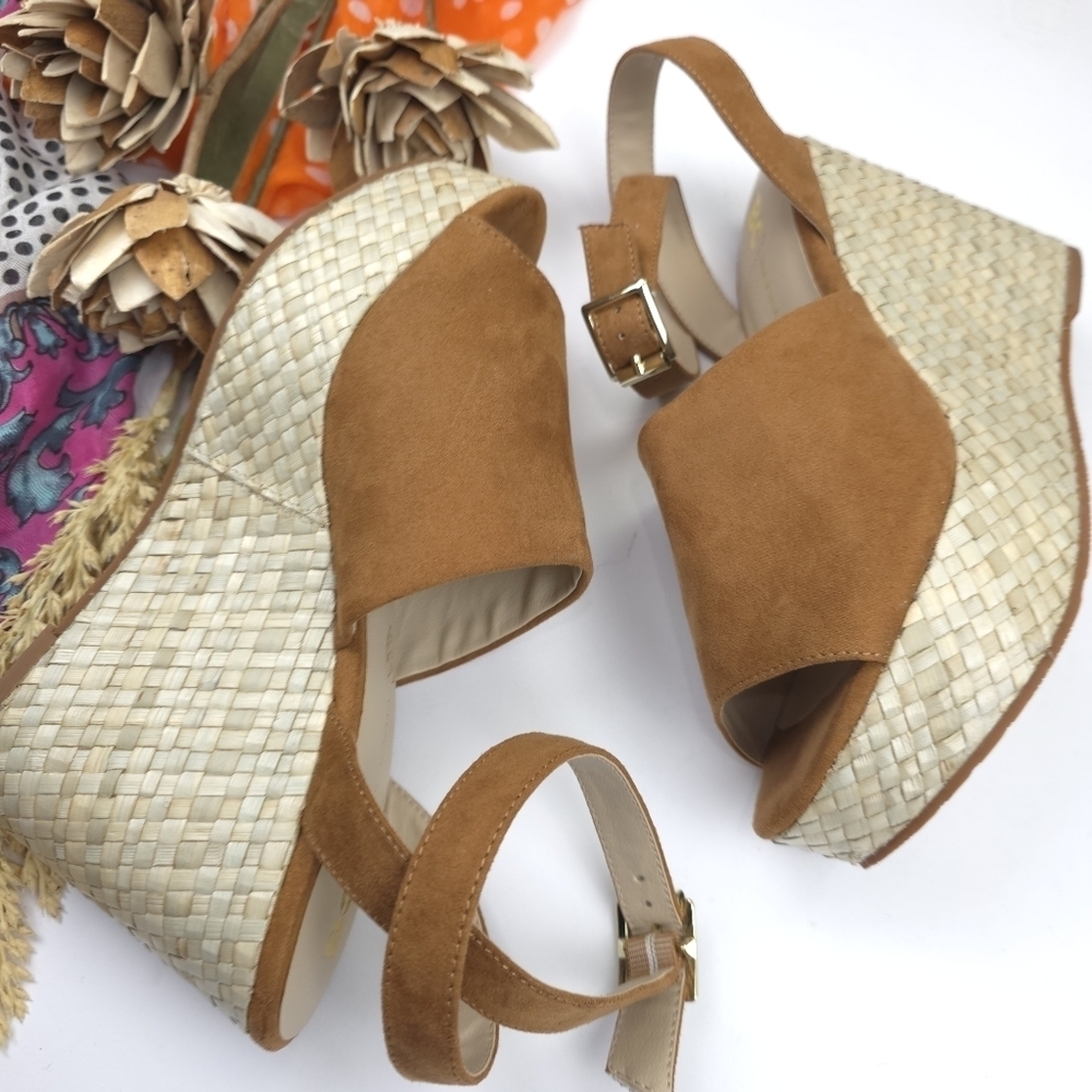 Brown Woven Platform Sandals Sz 8 - Picture 2 of 9